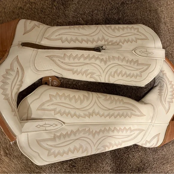 Ariat Women's Casanova Tan and Cream Heeled Boots Size 6.5 - Picture 3 of 6